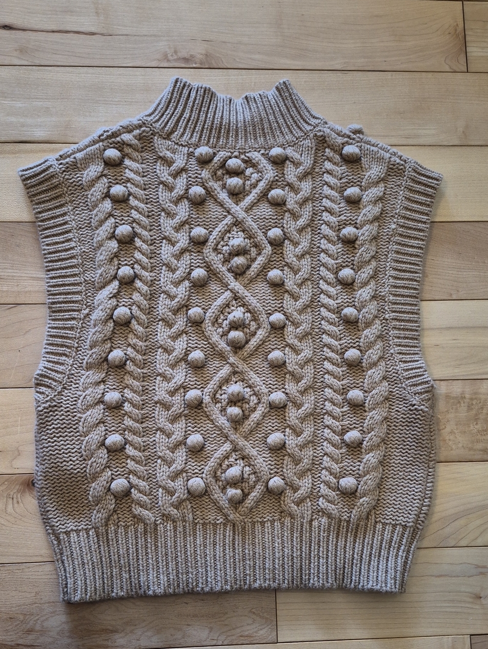 Wilfred Women's Size XS Beige Cable Knit Pom-Pom Turtleneck Sweater Vest - Picture 4 of 6
